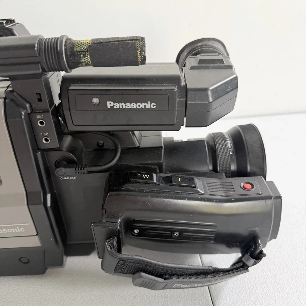 Panasonic AG-450 S-VHS Reporter Movie Camcorder AS IS FOR PARTS READ